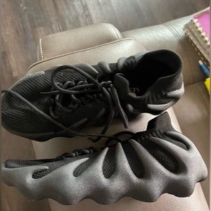 adidas Yeezy 450
Utility Black sz 7 mens
